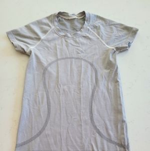 Lululemon Tempo Stripe White/Black Swiftly Tech Short Sleeve Size 2